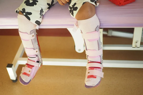 Çocuk Serebral Felç Bacak Ortozu — Stok fotoğraf