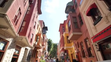 Türkiye istanbul 11 Mayıs 2023, KUZGUNCUK 'deki tarihi renkli evler