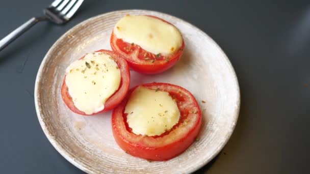 Tomatoes Stuffed Cheese Oven — Αρχείο Βίντεο