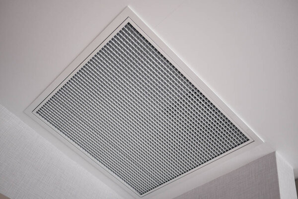 кондиционер на стене в домашних условиях .