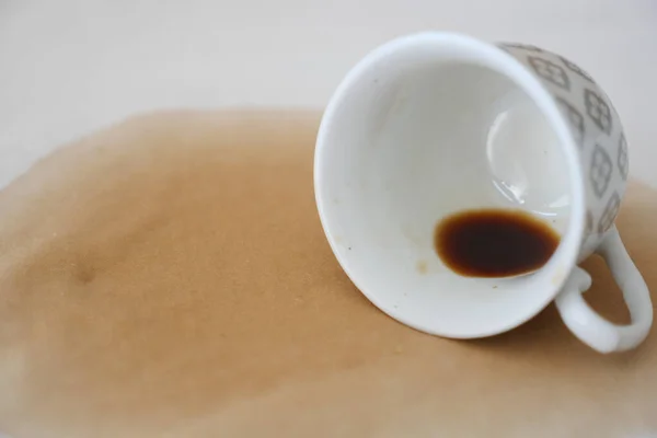 Cup Coffee Spilled White Bed — Stock fotografie