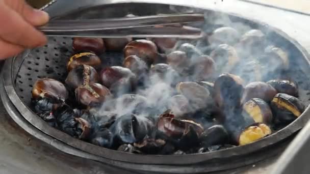 Makanan Tradisional Istanbul Chestnut Panggang Berturut Turut — Stok Video