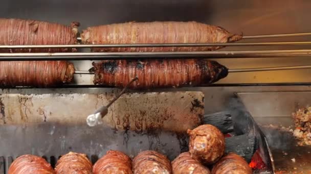 Turkish Street Food Kokorec Făcut Intestin Oaie Gătite Cuptoare Lemn — Videoclip de stoc
