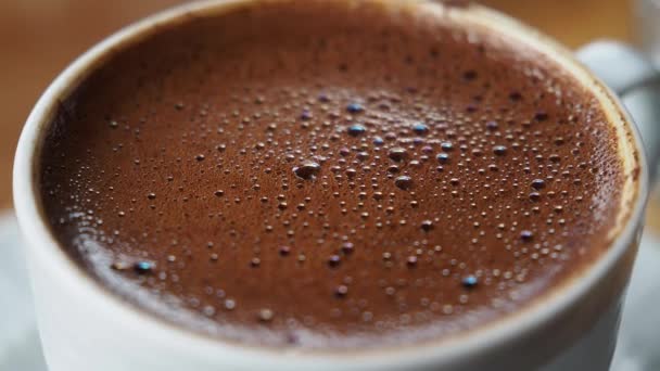 Zwart Koffieschuim Koffiekopje — Stockvideo