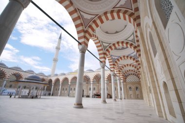 Türkiye istanbul 12 Ocak 2023. Camlica Camii Asya 'nın en büyük camii. .