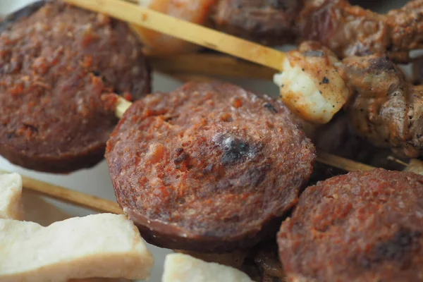 Kebab Traditioneel Turks Vleesvoedsel Met Salade Een Bord — Stockfoto