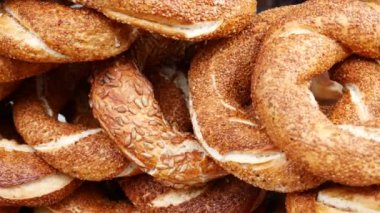 Türk Çöreği Simit masada ,