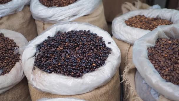 Čerstvé Kávová Zrna Prodávají Istanbulu Ulici Sklenici — Stock video