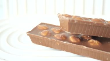 fıstıklar masada tatlı şekerler .