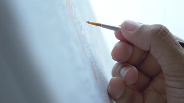 Les Femmes Main Tenant Pinceau Avec Peinture — Video