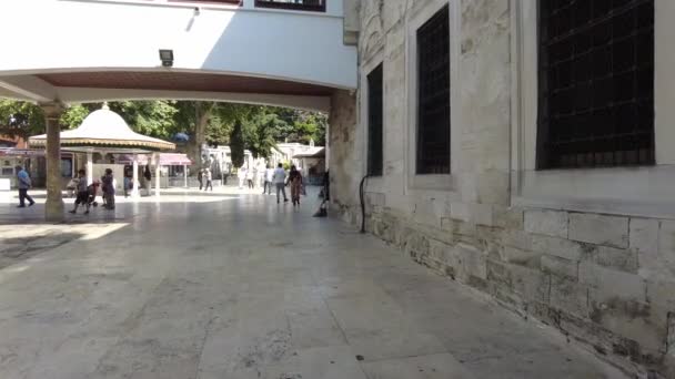 イスタンブールのアイアップ スルタン モスクの内部 — ストック動画