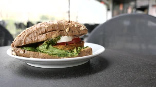 Здоровый Сэндвич Сыром Овощами Высокое Качество Фото — стоковое видео