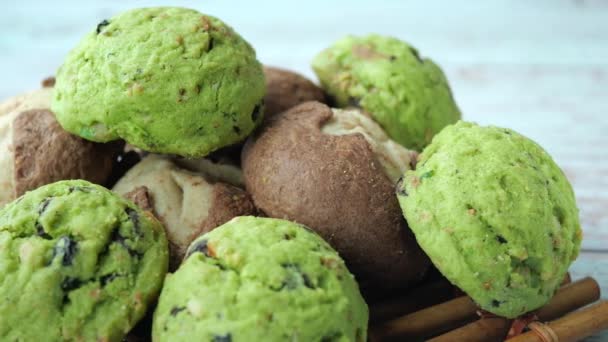 Yeşil Renkli Tatlılar Şekerleme Hamur Işi Ürünleri — Stok video