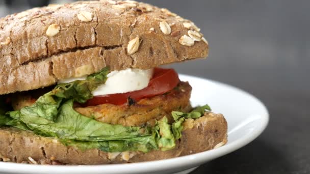 Здоровый Сэндвич Сыром Овощами Высокое Качество Фото — стоковое видео