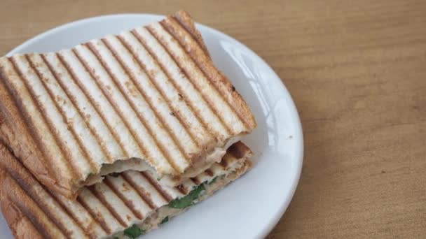 Sandwich Con Jamón Queso Tomates — Vídeo de stock