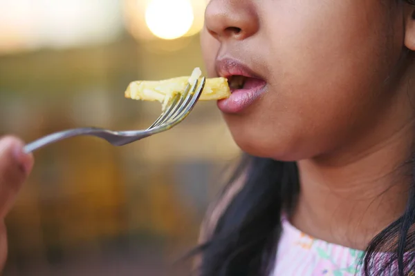Child Eating French Fries Close — Stock Photo, Image