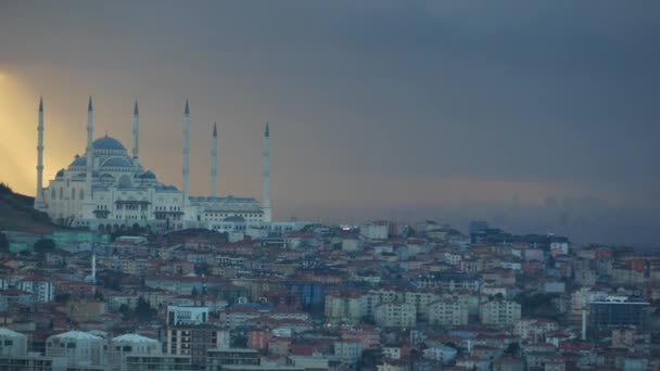 イスタンブールのCamlica Mosqueの高角度ビュー — ストック動画
