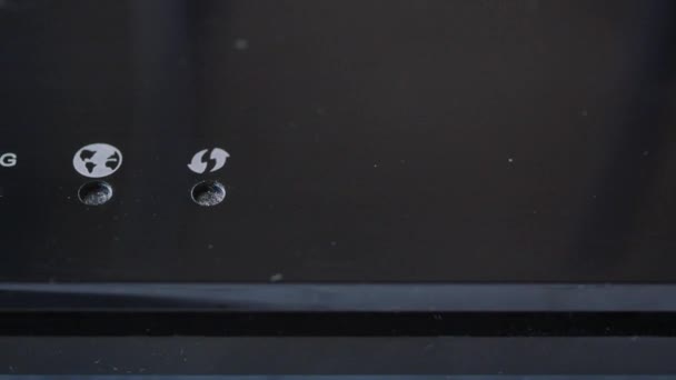 Gambar Detail Dari Router Internet Nirkabel Atas Meja — Stok Video