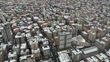 İstanbul 'daki Karlı Şehir Manzarası .