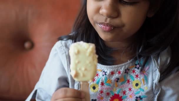 Child Hand Holding Vanilla Ice Cream Waffle Cone — Stok Video