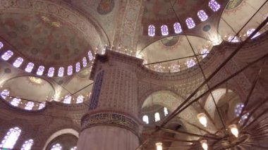 İstanbul 'daki Eyüp Sultan Camii' nin içi