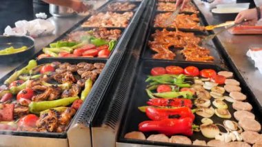 Izgarada alevli biftek.