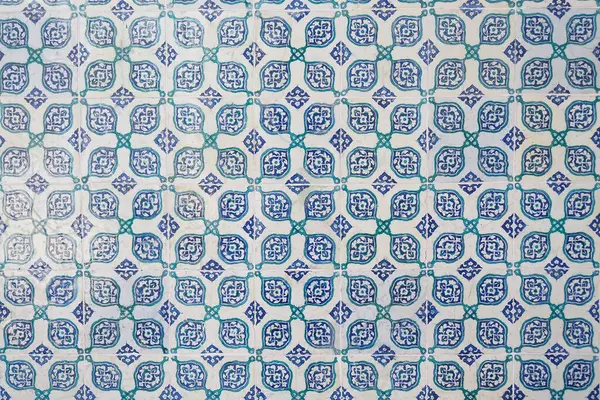 来自伊斯坦布尔尤普苏坦清真寺的土耳其瓷砖 — 图库照片