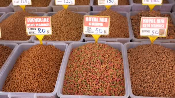 Zásobník Sušených Kočičích Krmiv Prodej Místním Trhu — Stock video