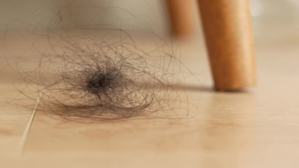 Жінки Втратили Краплі Волосся Підлозі — стокове відео