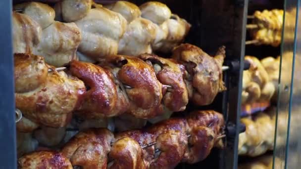 Pörkölt Csirkék Grillezve Grillsütő Tüzén — Stock videók