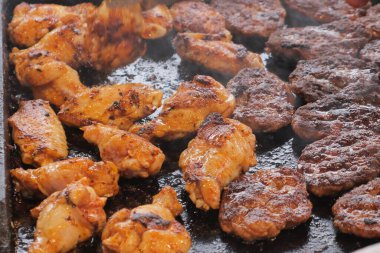 Izgarada alevli biftek.