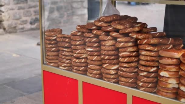 土耳其Bagel Simit在Taqsim广场的面包车上出售 — 图库视频影像