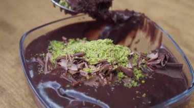 Kaşık seçimi koyu çikolata kreması. .