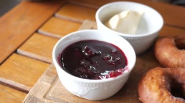 Elle tutulan çöreklere yaklaş