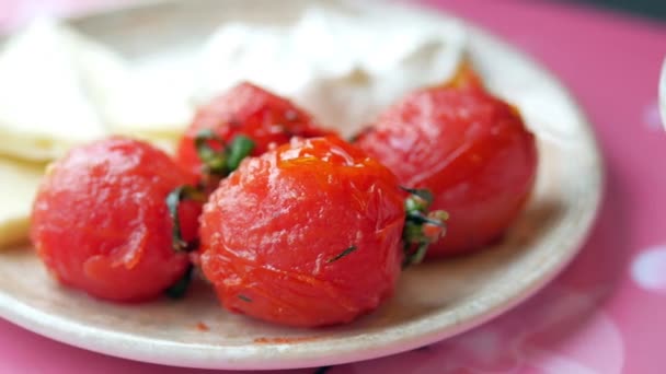 Tomate Cuite Four Capsicum Sur Assiette — Video