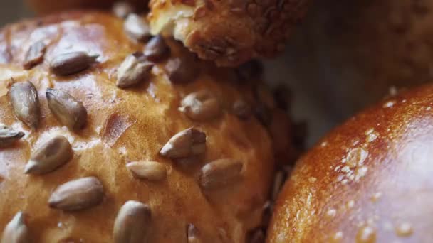Zbliżenie Kromki Chleba Pełnoziarnistego — Wideo stockowe
