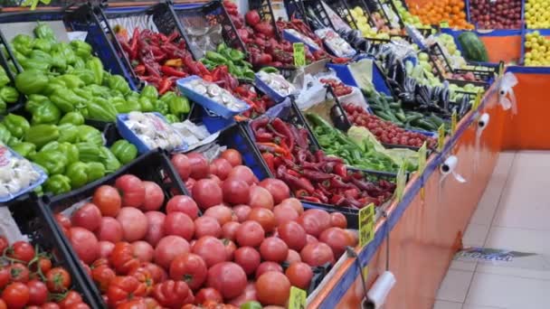 Čerstvá Zelenina Prodávaná Super Obchodě Krůtí — Stock video