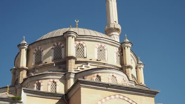 Cupola Una Moschea Contro Cielo Blu Istanbul — Video Stock