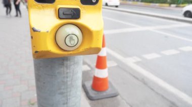 Geçiş sinyal düğmesini kapat .