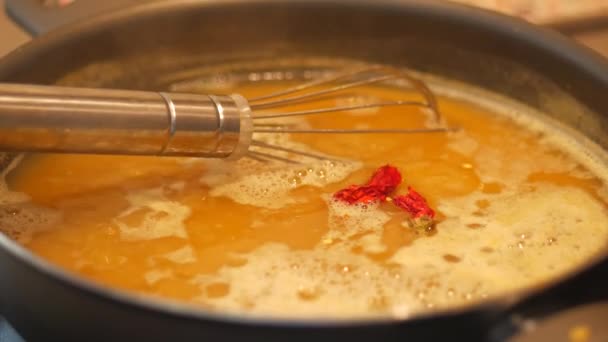 Gotowanie Dhal Dużej Patelni — Wideo stockowe