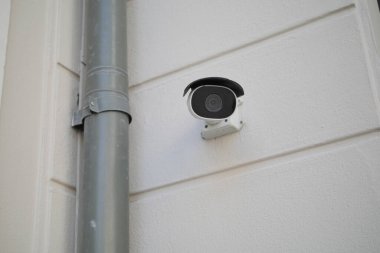 CCTV güvenlik kamerası açık havada çalışıyor. ,