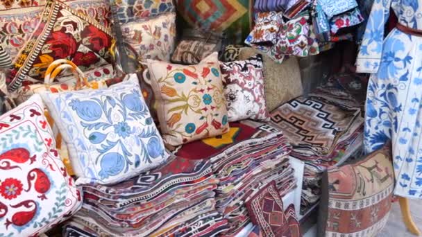 Colores Cojines Exhibición Para Venta Tradicional Bazar Turco — Vídeos de Stock