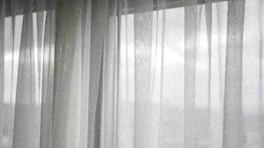 Temiz kumaş perdesini kapat.