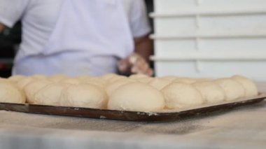  Ekmek ya da pizza için taze çiğ hamur 