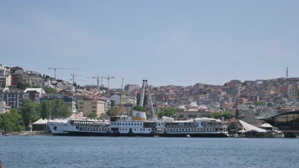 Turquía Estambul Julio 2023 Transbordador Bósforo Ferryboat Transporta Pasajeros — Vídeos de Stock