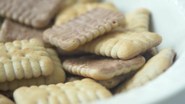 Perto Pequenos Biscoitos Doces Uma Chapa — Vídeo de Stock