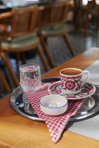 Kopp Turkiskt Kaffe Bordet Stockbild
