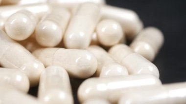 Bitkisel ilaç kapsüllerine yakın çekim ,