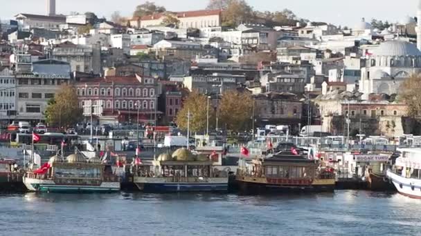 Ресторан Лодочной Рыбы Галатском Мосту Eminonu Golden Horn Istanbul — стоковое видео