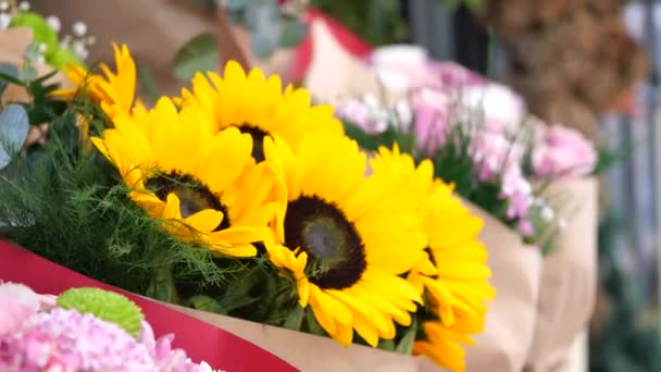 Stanbul Daki Çiçekçi Sokak Dükkanında Satmak Için Çiçek Sergisi — Stok video